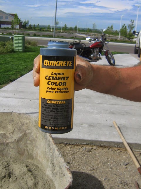 DIY τσιμεντένια μονοπάτια για τον κήπο - Πώς να τα φτιάξετε εύκολα και οικονομικά 8 DIY τσιμεντένια μονοπάτια για τον κήπο - Πώς να τα φτιάξετε εύκολα και οικονομικά