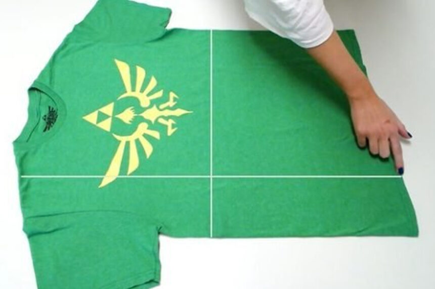 Το κόλπο για να διπλώσεις ένα T-shirt