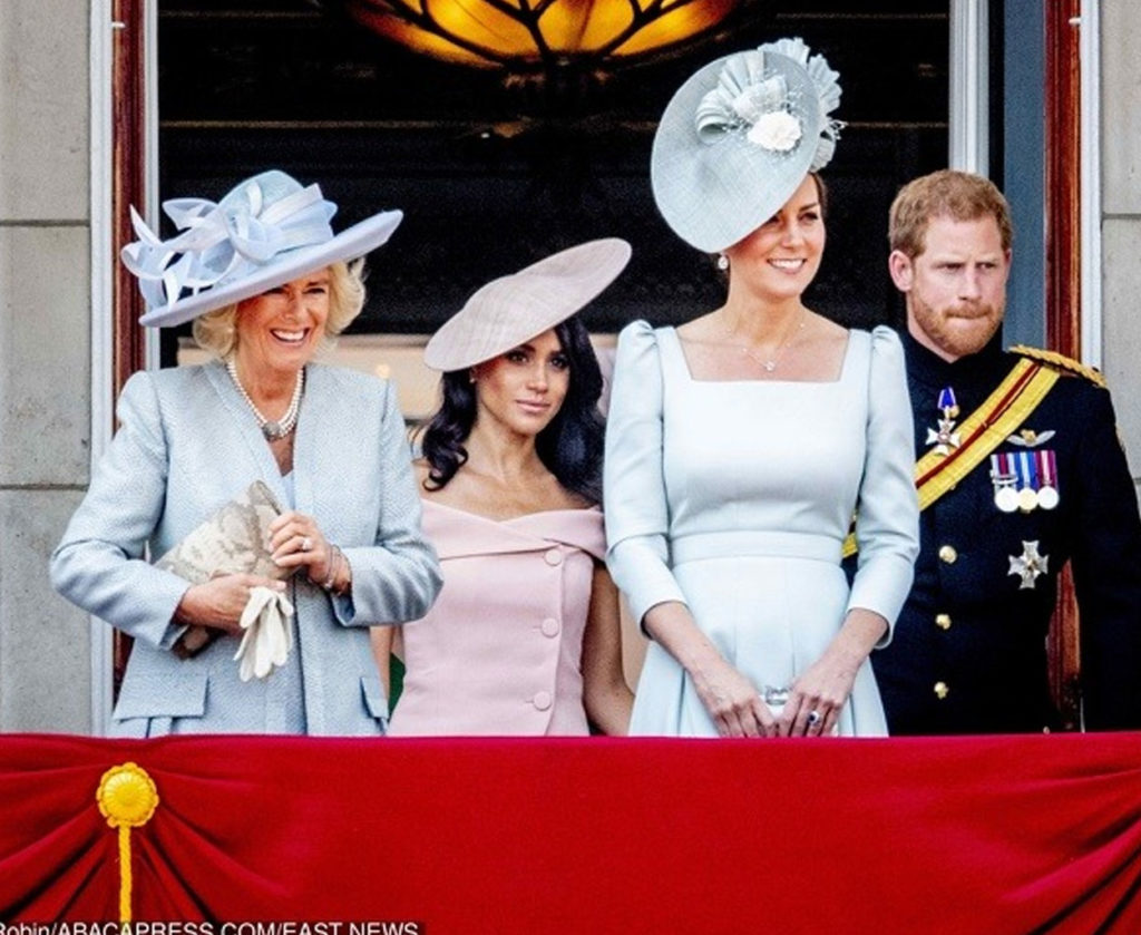 22 ΔΙΑΣΗΜΟΤΗΤΕΣ με Ύψος Πάνω από το Μέσο Όρο