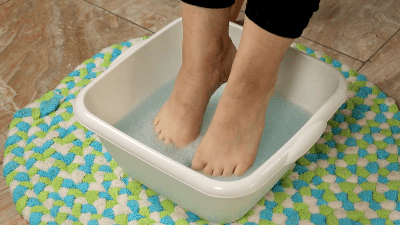 3 Σπιτικές φυσικές Θεραπείες για Υγιή Πόδια για μύκητες και κάλους!