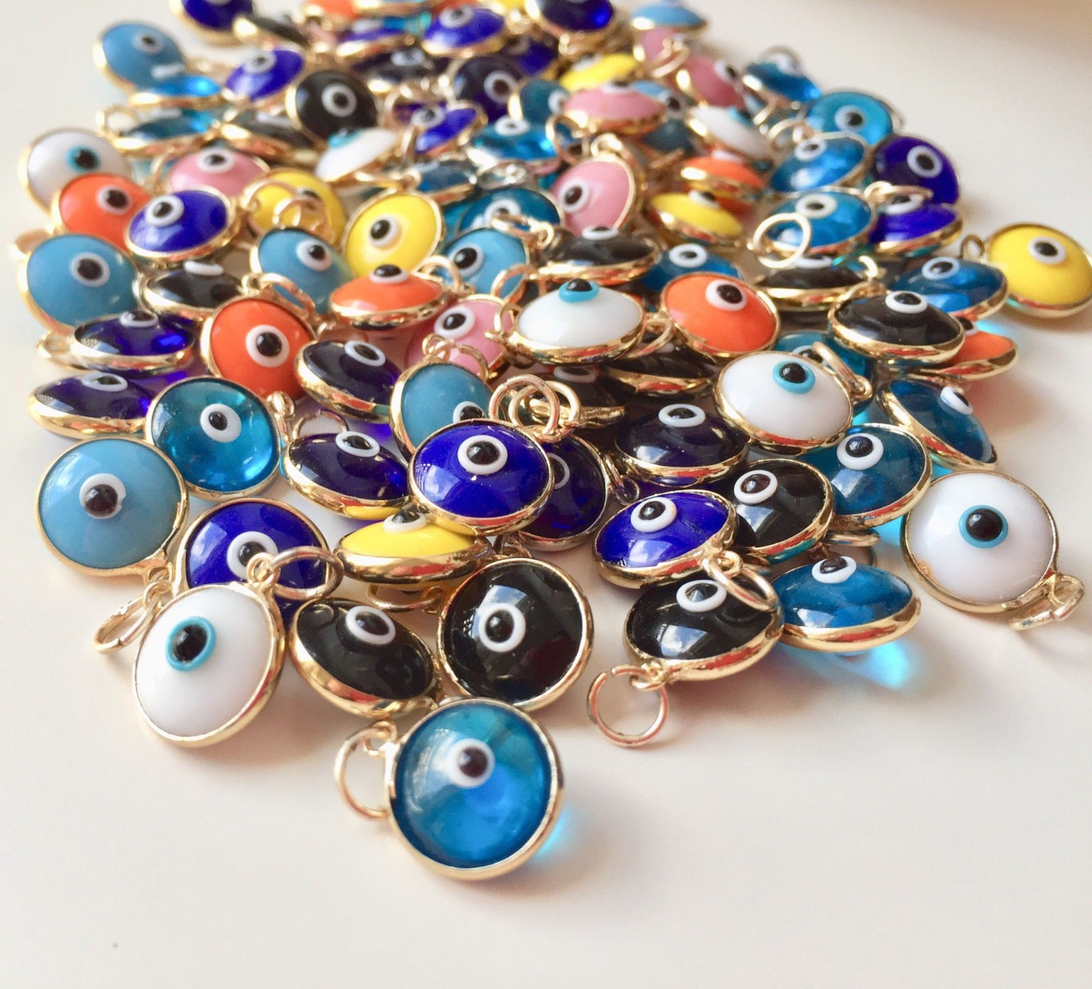 ΦΥΛΑΧΤΑ: Ποια Είδη φυλαχτών υπάρχουν! Πόσο μας προστατεύουν και πόσο καλά μας κάνουν να νιώθουμε