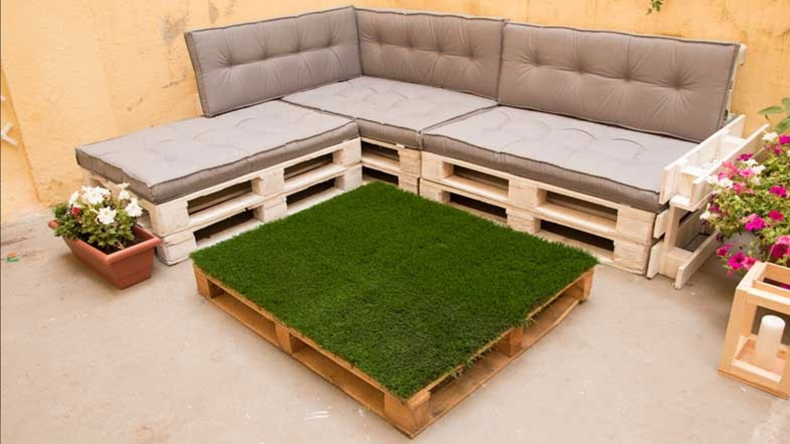 Τραπέζι Καφέ από Παλέτα και Συνθετικό Χλοοτάπητα - Οδηγίες