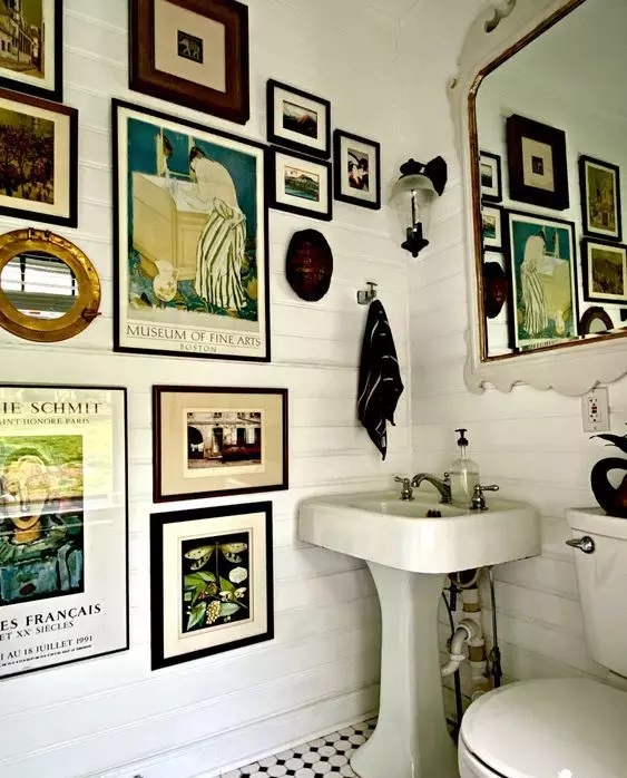 τοίχοι γκαλερί μπάνιου,διακόσμηση μπάνιου,ιδέες διακόσμησης μπάνιου,διακόσμηση σπιτιού,ιδέες διακόσμησης