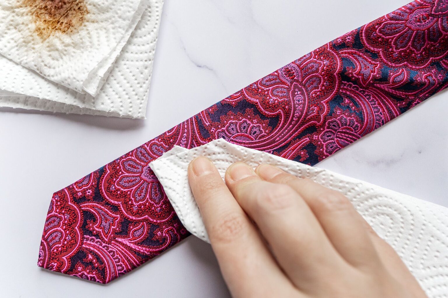 Πώς να Πλένετε Σωστά τις Γραβάτες