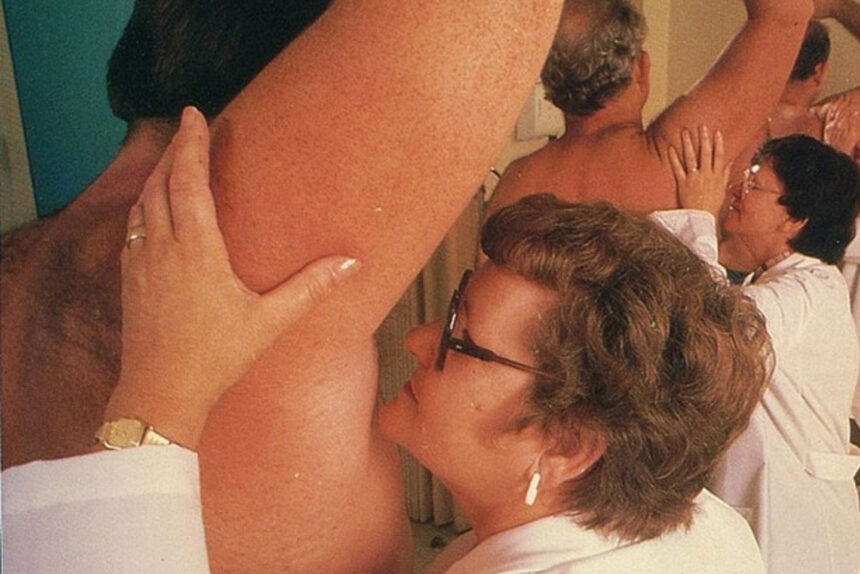 Οι μασχάλες μυρίζουν ακόμα και μετά το ντους - Τι φταίει και πώς θα το αποφύγεις