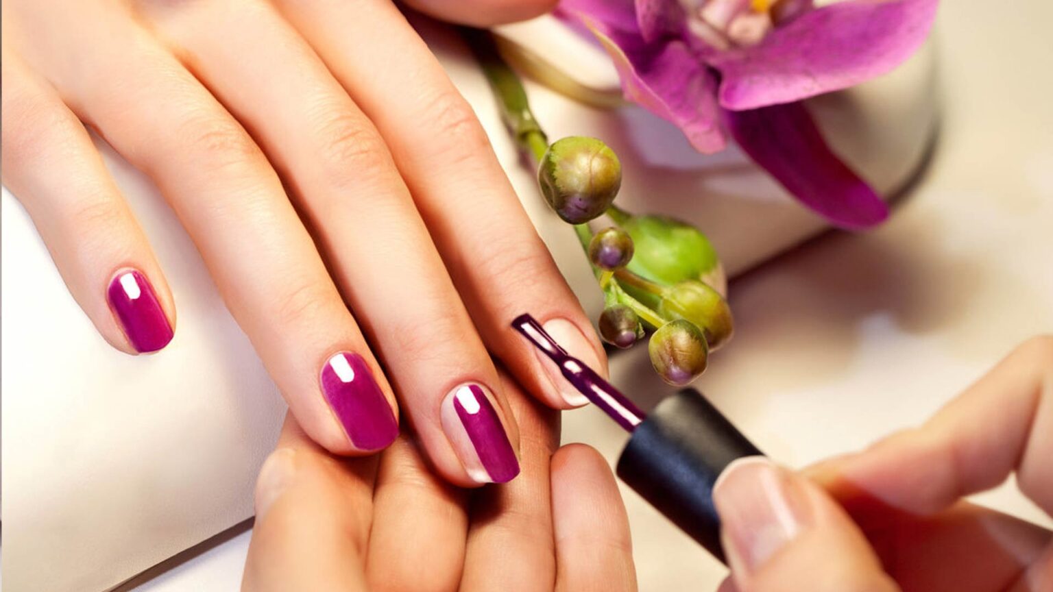 7 λάθη που πρέπει να σταματήσουμε ΑΜΕΣΩΣ κατά την περιποίηση των νυχιών μας