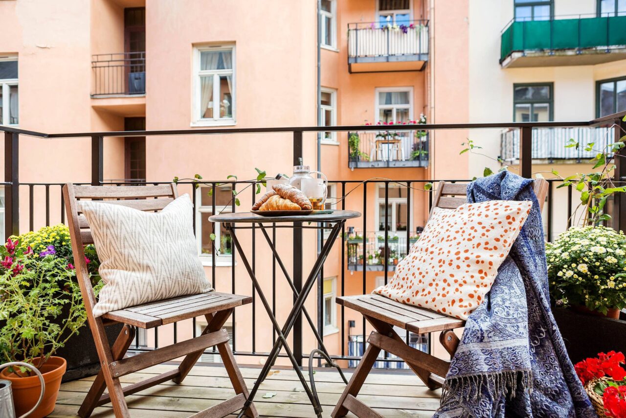 6 ιδέες για να διακοσμήσετε με ελάχιστα χρήματα το μπαλκόνι και να είναι το πιο ωραίο της γειτονιάς