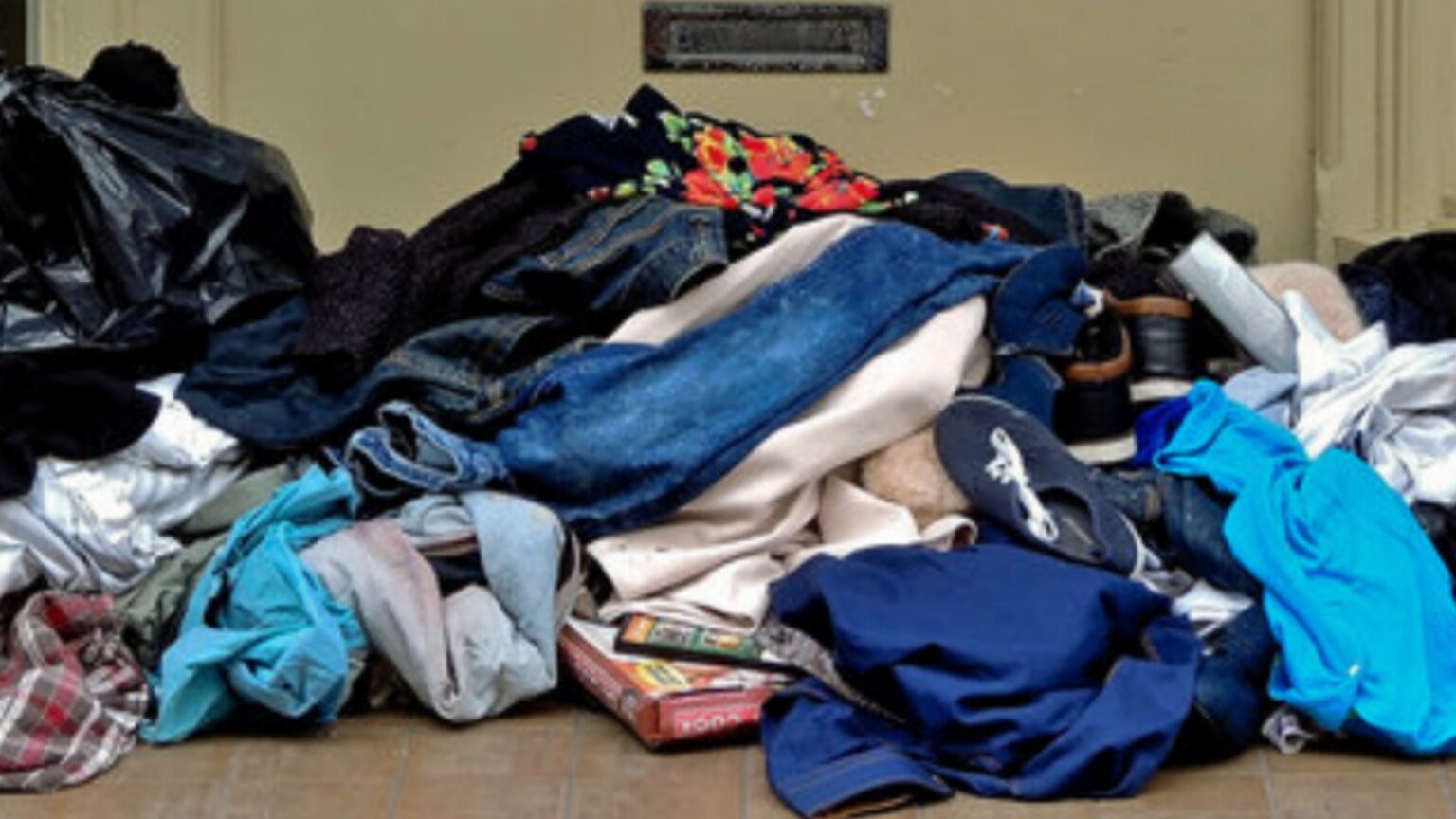 Ο Απόλυτο Οδηγός για το Πλύσιμο Ρούχων στο Πλυντήριο