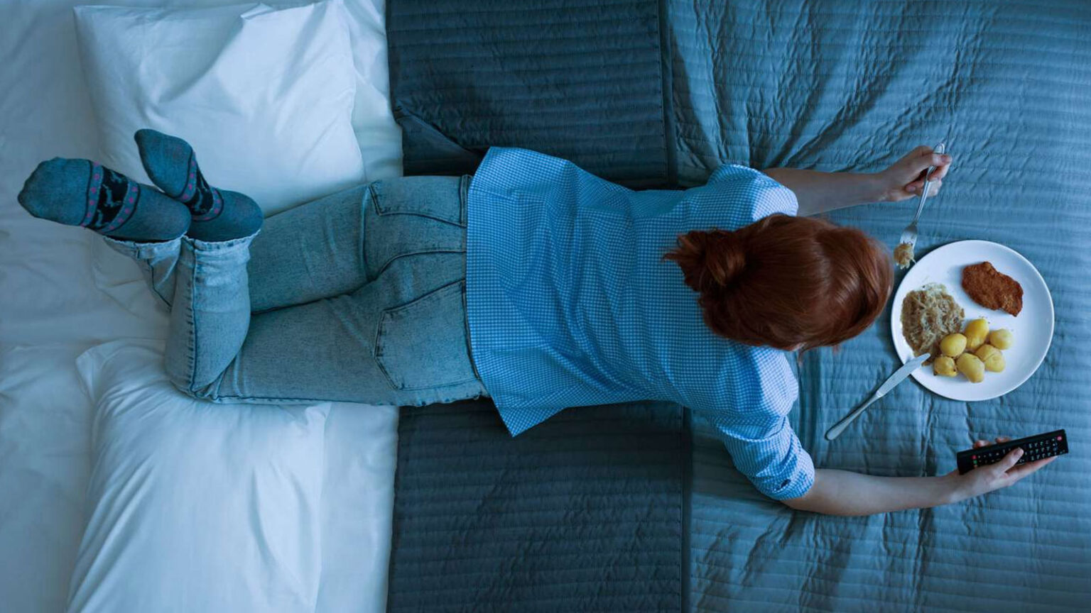 Μην Τρως Αυτά Μετά τις 10 Το Βράδυ: Μπορεί Να Πεινάς Αλλά Καλύτερα Να Τα Αποφεύγεις Αν Θες Να Κοιμηθείς Σαν Πουλάκι