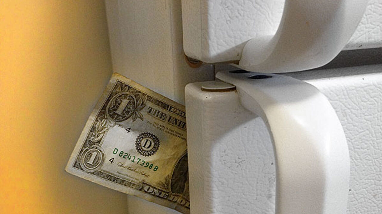 Λειτουργεί Σωστά Το Ψυγείο; Κάνε Το Κόλπο Με Το Χαρτονόμισμα