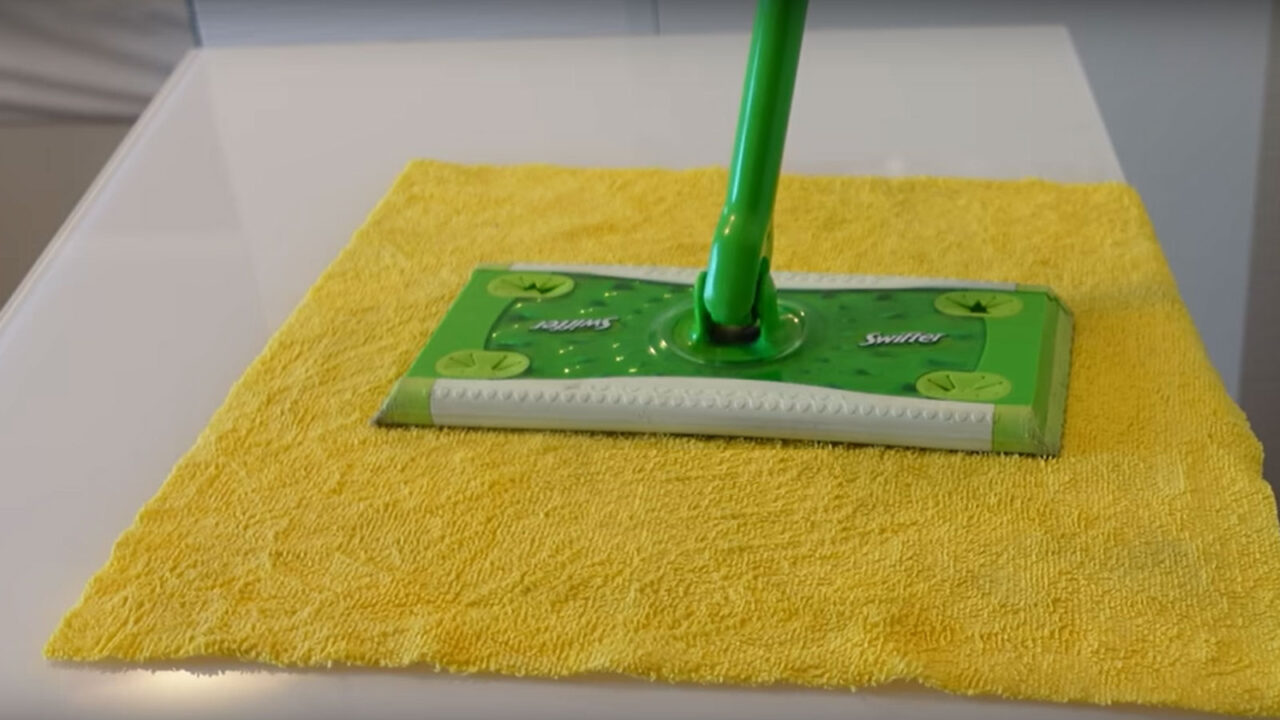11 Ιδιοφυείς Χρήσεις Του Swiffer: Πώς Να Γλυτώσεις Χρόνο Στο Καθάρισμα Του Σπιτιού Σου