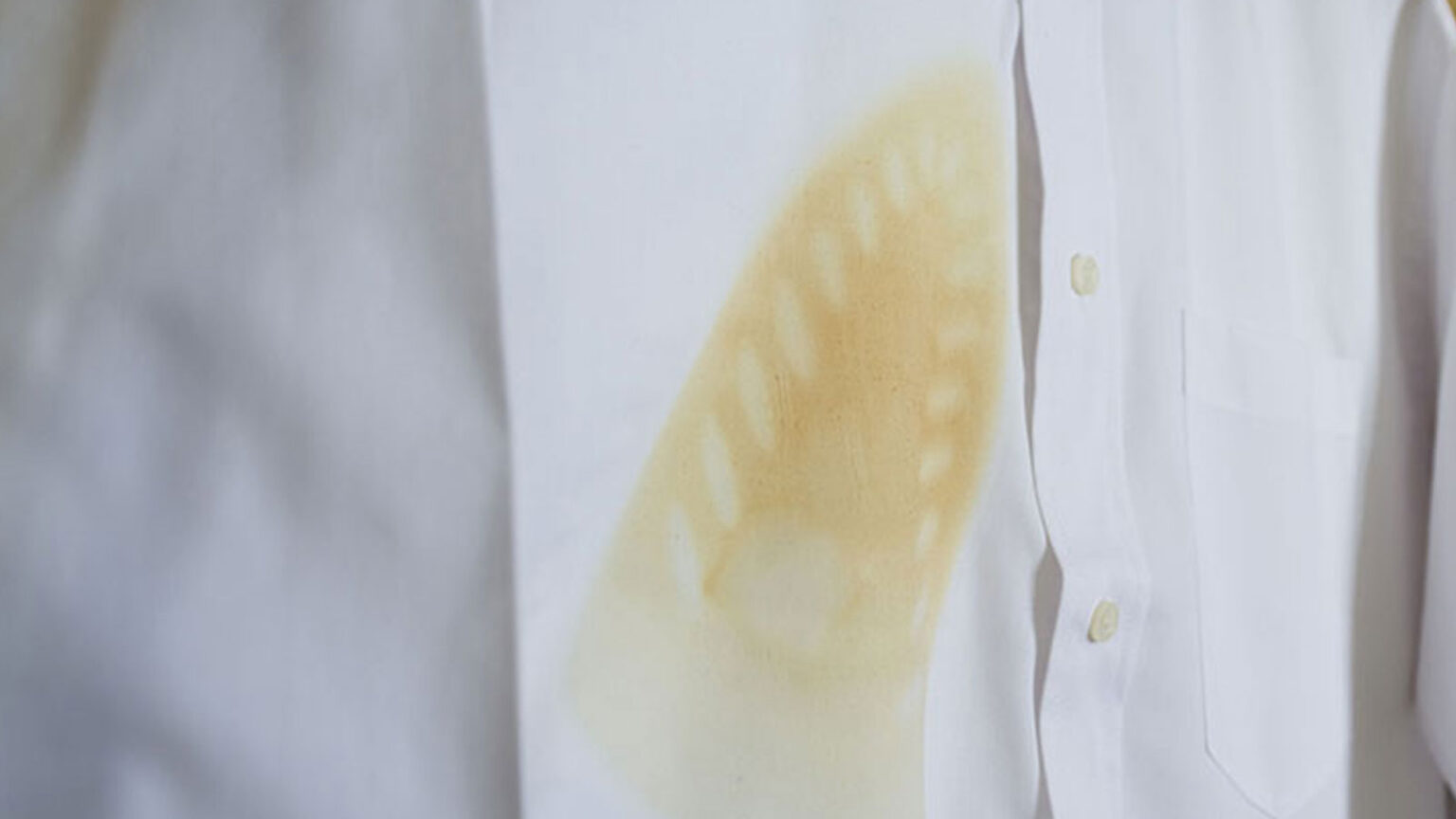 Πως να Αφαιρέσετε τα Σημάδια Καψίματος από το Σίδερο στα Ρούχα σας