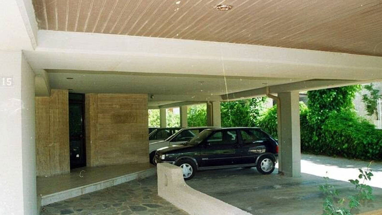 Θέση πάρκινγκ στην Αττική πουλήθηκε προς… 1 εκατ. ευρώ