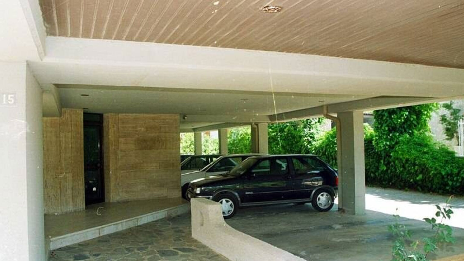 Θέση πάρκινγκ στην Αττική πουλήθηκε προς… 1 εκατ. ευρώ