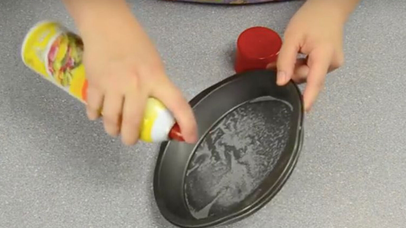 σπρέι ψησίματος,καθαρισμός με σπρέι ψησίματος,συμβουλές καθαρισμού,χρήσιμα,