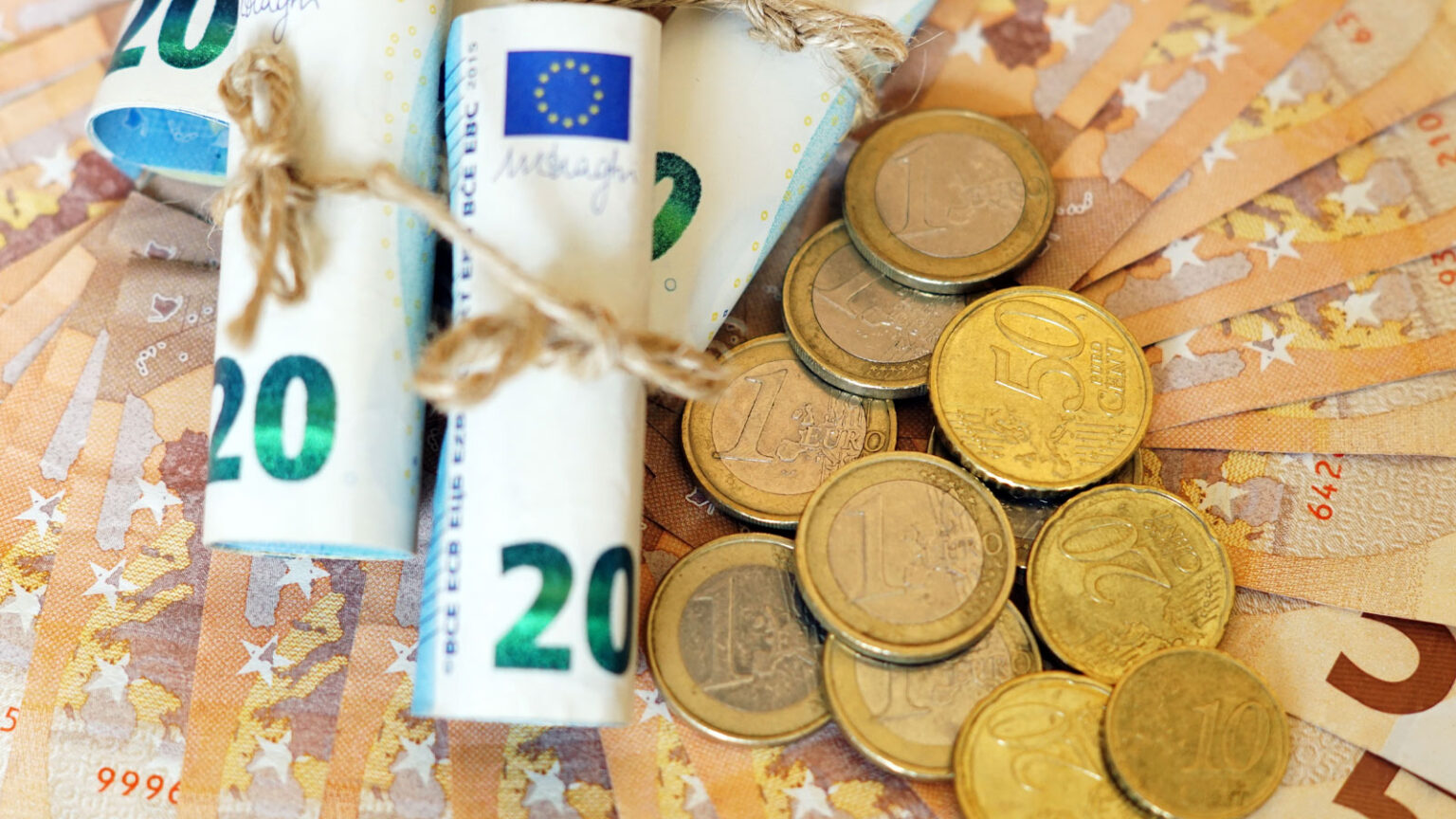 Πώς να μαζέψεις 1500 ευρώ: Ο εύκολος τρόπος που μπορεί να μοιάζει απίστευτο αλλά πραγματικά δουλεύει