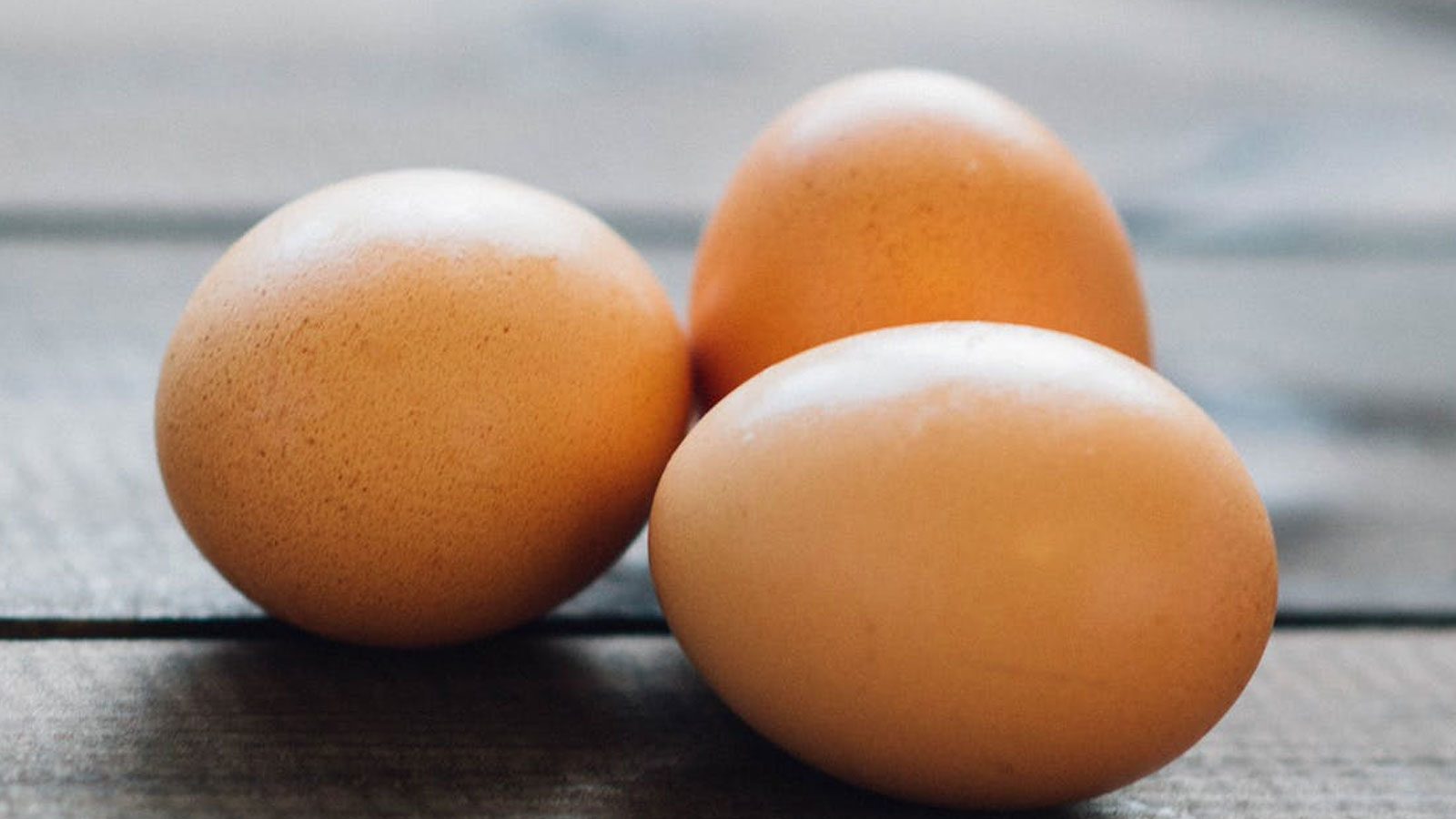 Πως να Φτιάξετε Εύκολα Πολλά Βραστά Αυγά Χωρίς να τα Βράσετε