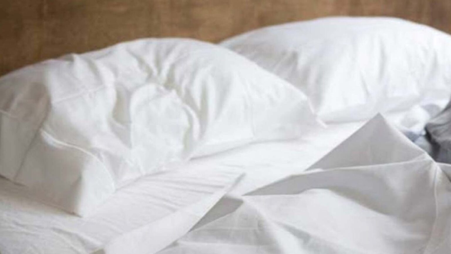 Γιατί οι Πολλοί Ανθρωποι Δεν Χρησιμοποιούν Πλέον Πανωσέντονα στα Κρεβάτια