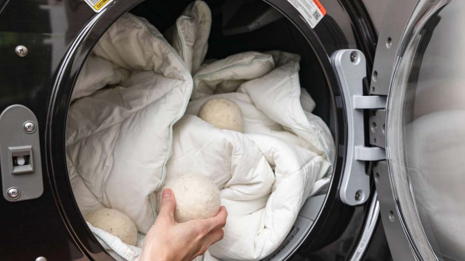 Βρώμικο Πουπουλένιο Πάπλωμα: Πώς να το πλύνετε σε 5 βήματα