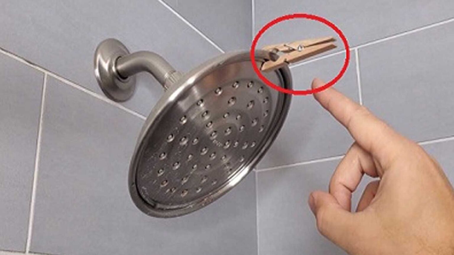 Γιατί να βάλεις ένα ξύλινο μανταλάκι στο μπάνιο σου: Μόλις μάθεις Θα το κάνεις συνέχεια