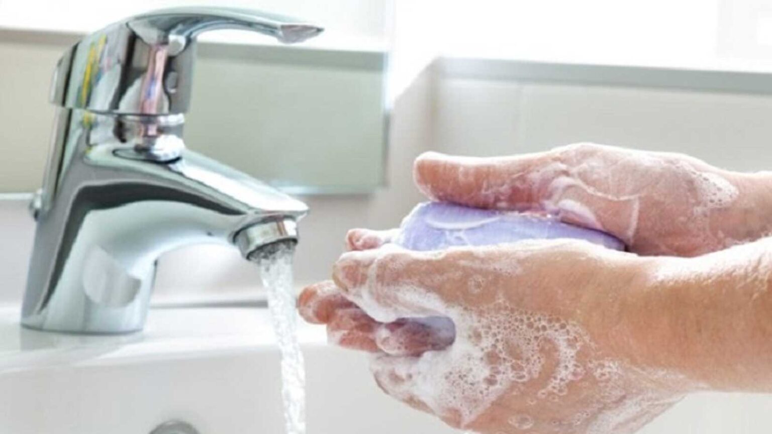 Να τι Πρέπει να Κάνετε Πάντα Πριν και Μετά το Πλύσιμο των Χεριών σας με Σαπούνι