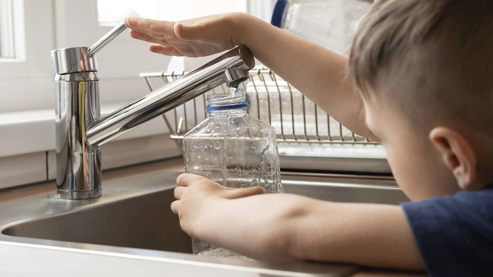 Μην Ξαναγεμίζετε το Πλαστικό σας Μπουκάλι με Νερό Γιατί Υπάρχει Κίνδυνος Για Την Υγεία Σας