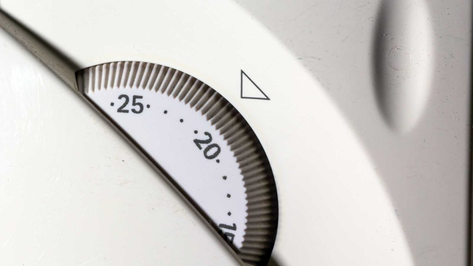 Ποια είναι η ιδανική θερμοκρασία για να γυρίσεις τους θερμοστάτες στο σπίτι σου