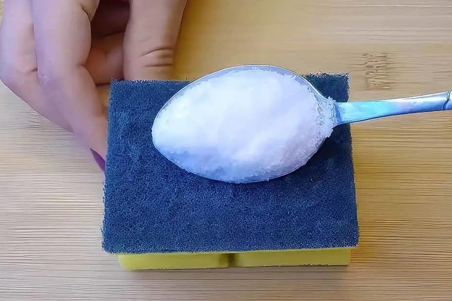 αλάτι σε σφουγγάρι πιάτων,συμβουλές καθαρισμού,καθαρισμός,χρήσιμα,