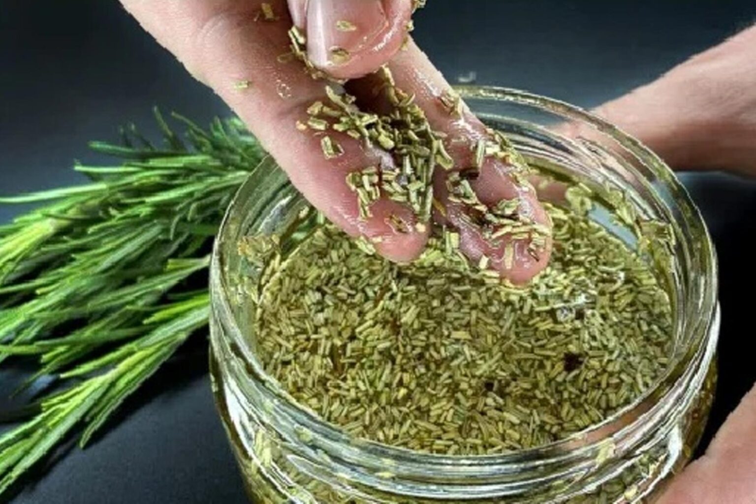 φυσική θεραπεία μαλλιών,φροντίδα μαλλιών,δεντρολίβανο για μαλλιά,συμβουλές ομορφιάς,ομορφιά,