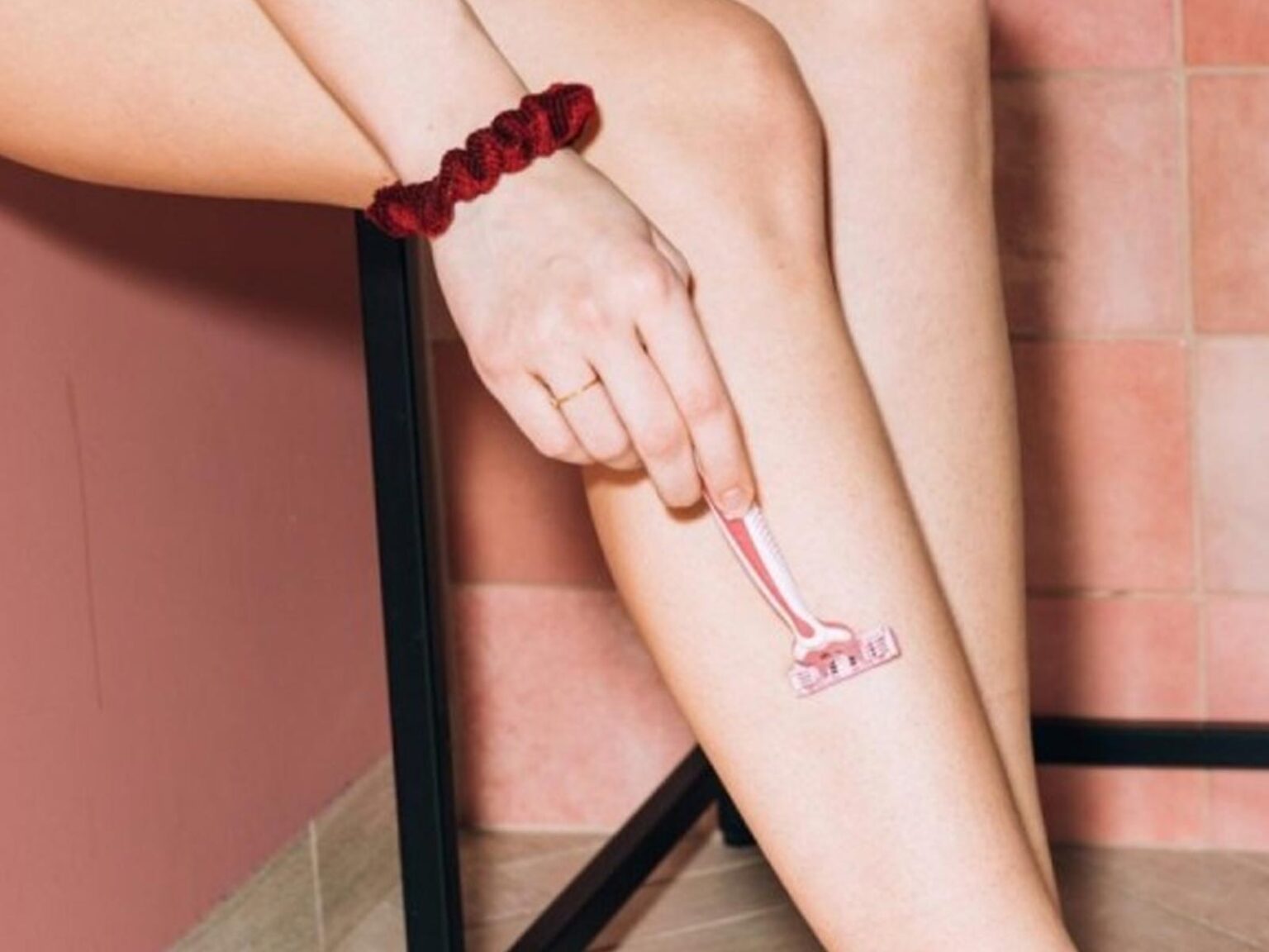 Τι να κάνεις για να μην ξαναβγάλεις σπυράκια μετά το ξύρισμα