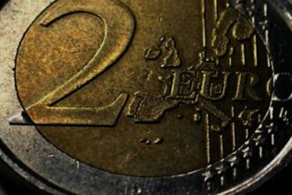 Κέρμα 2 ευρώ πωλείται σχεδόν 4.500 ευρώ: Ψάξε το πορτοφόλι σου (φωτογραφίες)