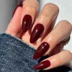 Dark cherry nails: Η απόλυτη τάση στα νύχια που συνδυάζει κομψότητα και τόλμη