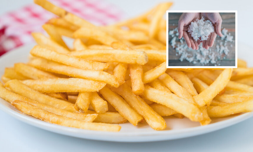 Πότε πρέπει να αλατίζουμε τις πατάτες; Πριν ή μετά το τηγάνισμα