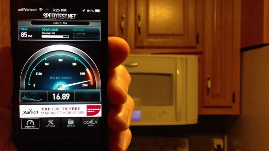 Ο φούρνος μικροκύματων κάνει αργό το Wi-Fi μέχρι και 85% - Ποιες άλλες συσκευές επηρεάζουν