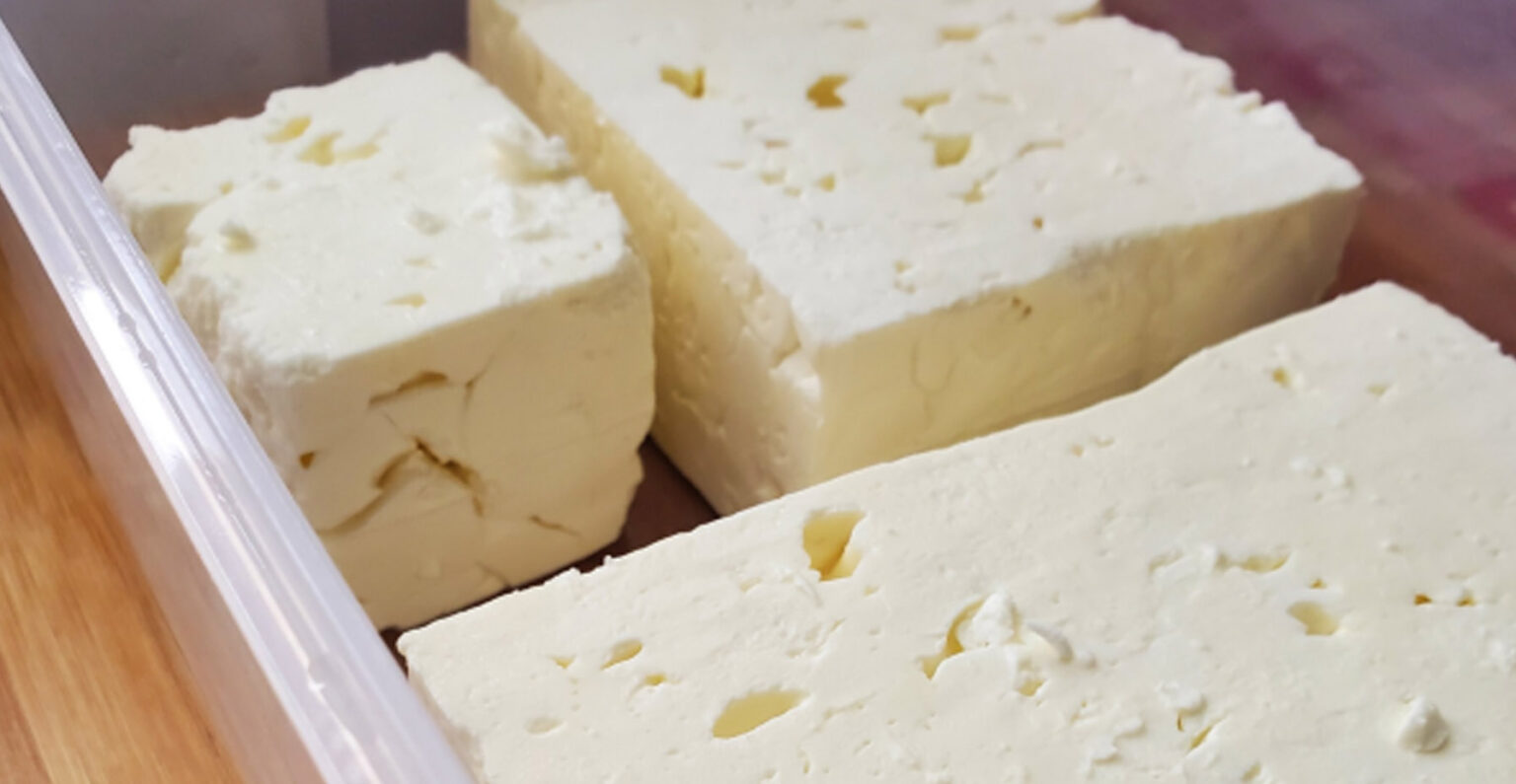 Τι λάθος κάνω και χαλάει η φέτα: Συμβουλές για να μένει περισσότερο καιρό φρέσκια