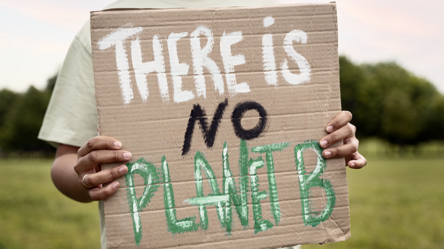 Greenwashing: Τι είναι και γιατί αφορά τις περισσότερες γυναίκες