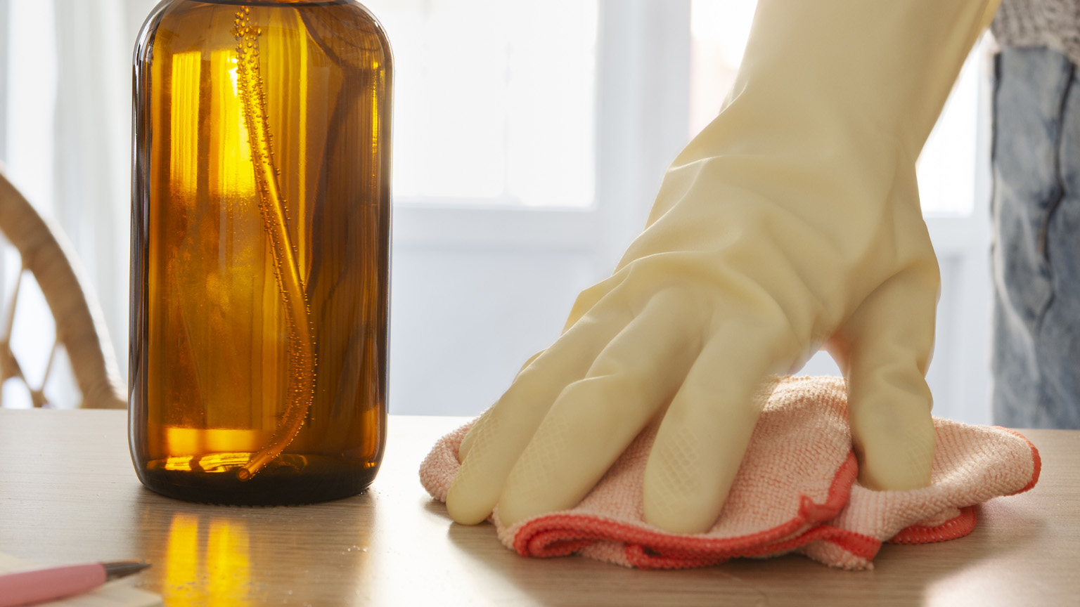 Ποτέ δεν καθαρίζουμε με ξίδι αυτά τα 4 πράγματα μέσα στο σπίτι