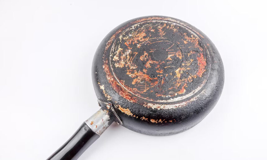 Σκουριά: Πώς να την εξαφανίσεις από αντικείμενα όπως μαγειρικά σκεύη με 5 φυσικούς τρόπους