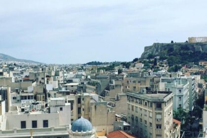 Πόσα χρόνια πρέπει να δουλέψεις για να αγοράσεις σπίτι στην Ελλάδα