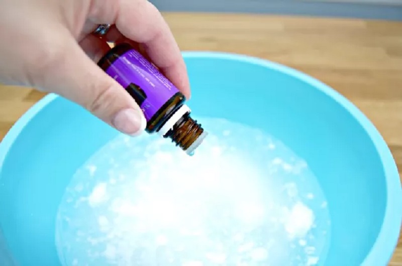 DIY: Φτιάξε Εύκολα και Οικονομικά Σπιτικό Φυσικό Μαλακτικό Ρούχων