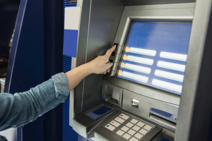 ανάλυψη μετρητών από atm