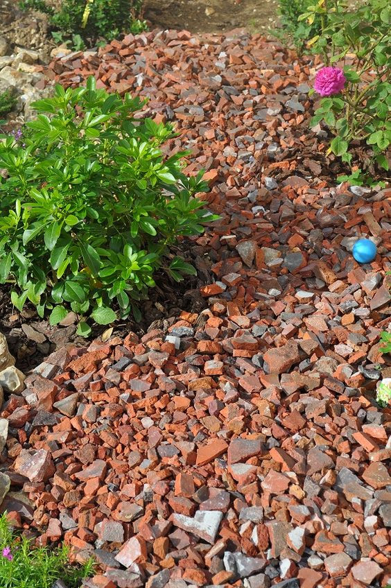 DIY κατασκευές με παλιά κεραμίδια - Μην τα πετάς, δώσε ζωή