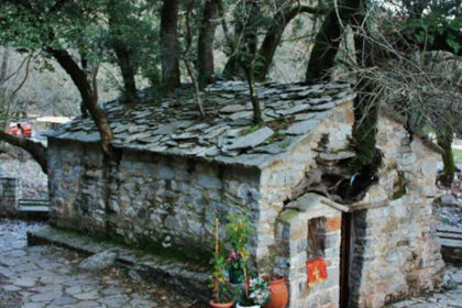Τα 17 πλατάνια επάνω στη σκεπή - Η εκκλησία που μπήκε στο βιβλίο γκίνες και είναι ένα θαύμα στην Ελλάδα