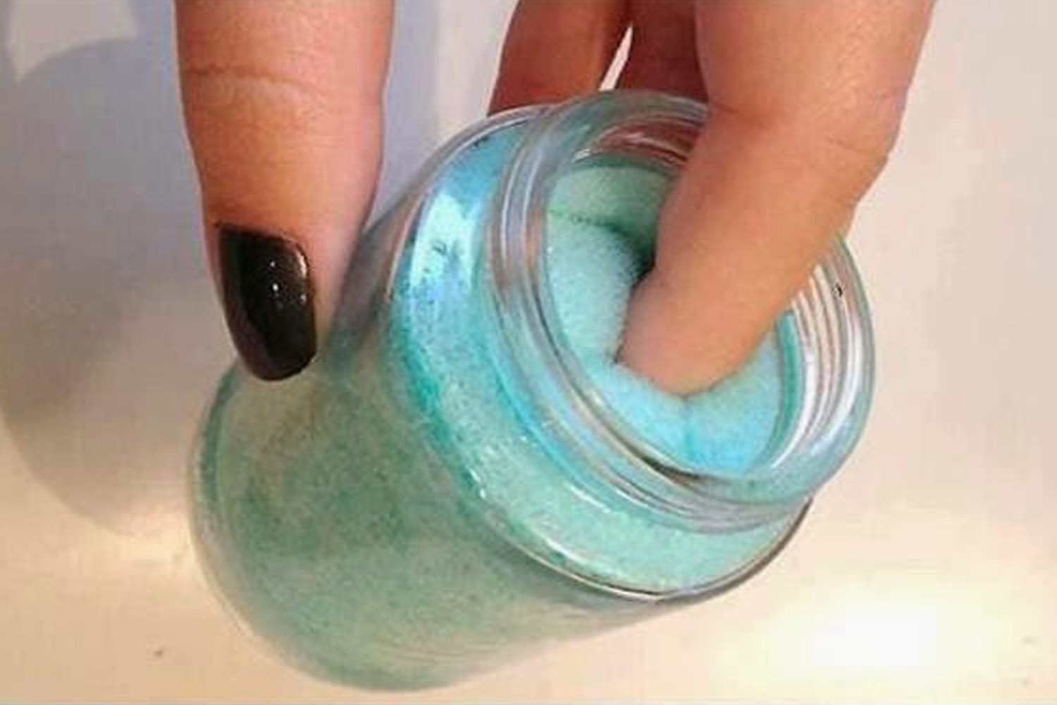 DIY ξεβαφτικό νυχιών σε βαζάκι