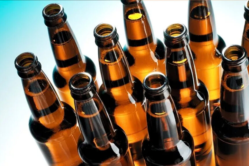 Ο λόγος που οι μπύρες δεν είναι ποτέ σε διάφανο γυαλί