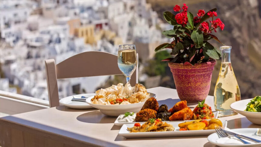 Τι Τρώνε Περισσότερο Οι Τουρίστες; Οι 10 Πιο Δημοφιλείς Συνταγές Της Ελλάδας