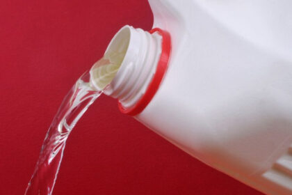 Ta Dos and Don'ts για τη χρήση της χλωρίνης στο σπίτι