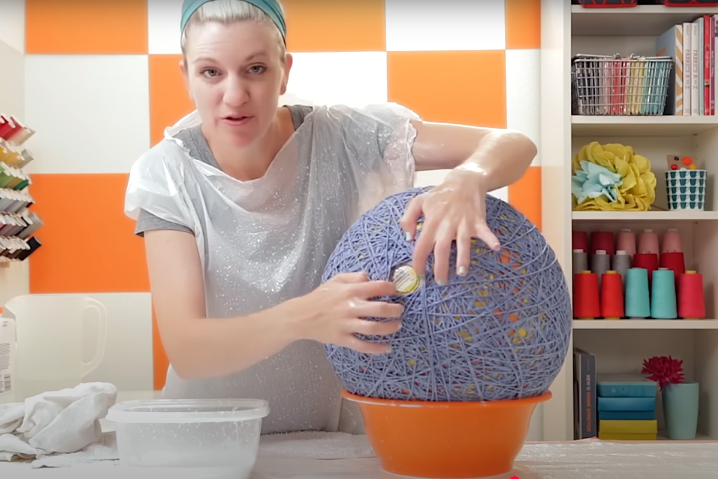 DIY φωτιστικό από σπάγκο - Μια low budget κατασκευή που θα αλλάξει το σπίτι σου