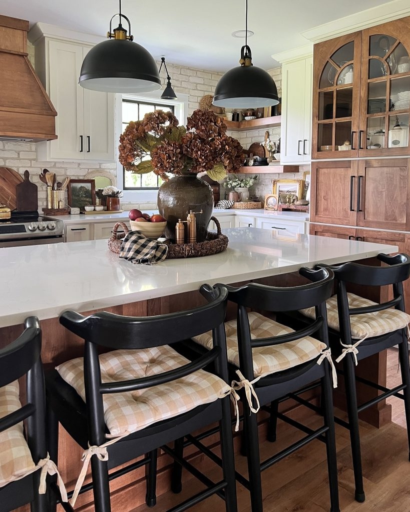 ΚΟΡΥΦΑΙΕΣ Ιδέες Διακόσμησης Κουζίνας για το Φθινόπωρο 2025