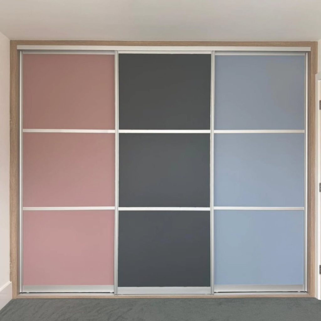 Συρόμενες ντουλάπες: 18 σχέδια για το 2025 που θα απογειώσουν το υπνοδωμάτιο 12 Συρόμενες ντουλάπες: 18 σχέδια για το 2025 που θα απογειώσουν το υπνοδωμάτιο